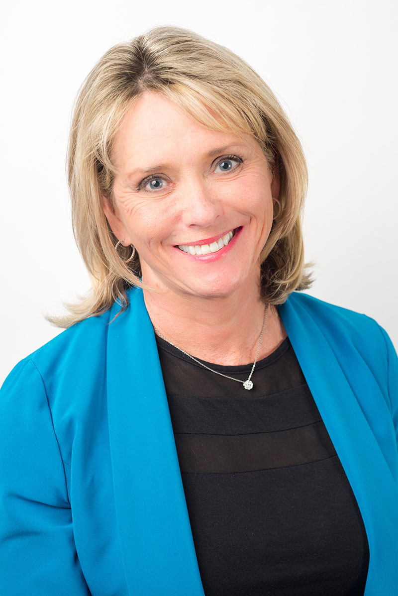 Portrait photo of Dr. Kelly Hall